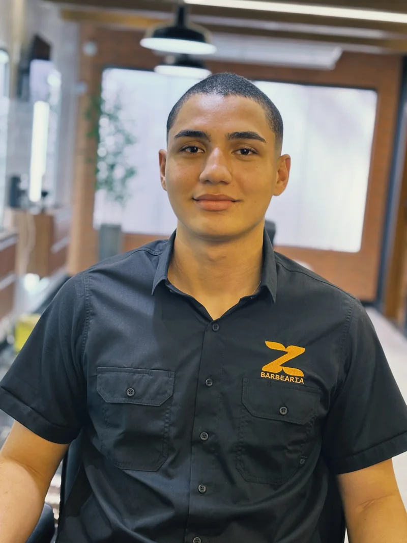 Carlos — Barbeiro na Zerno